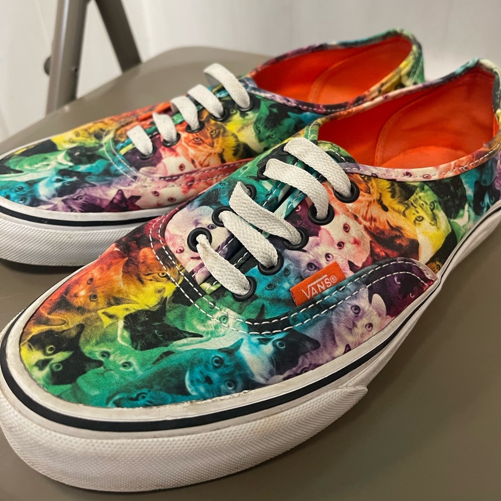 Limited Edition Aspca Rainbow Cat Vans Gem